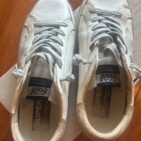Golden Goose Superstar Low-Top Leather Sneakers w/ beige heel tab - Picture 4 of 6